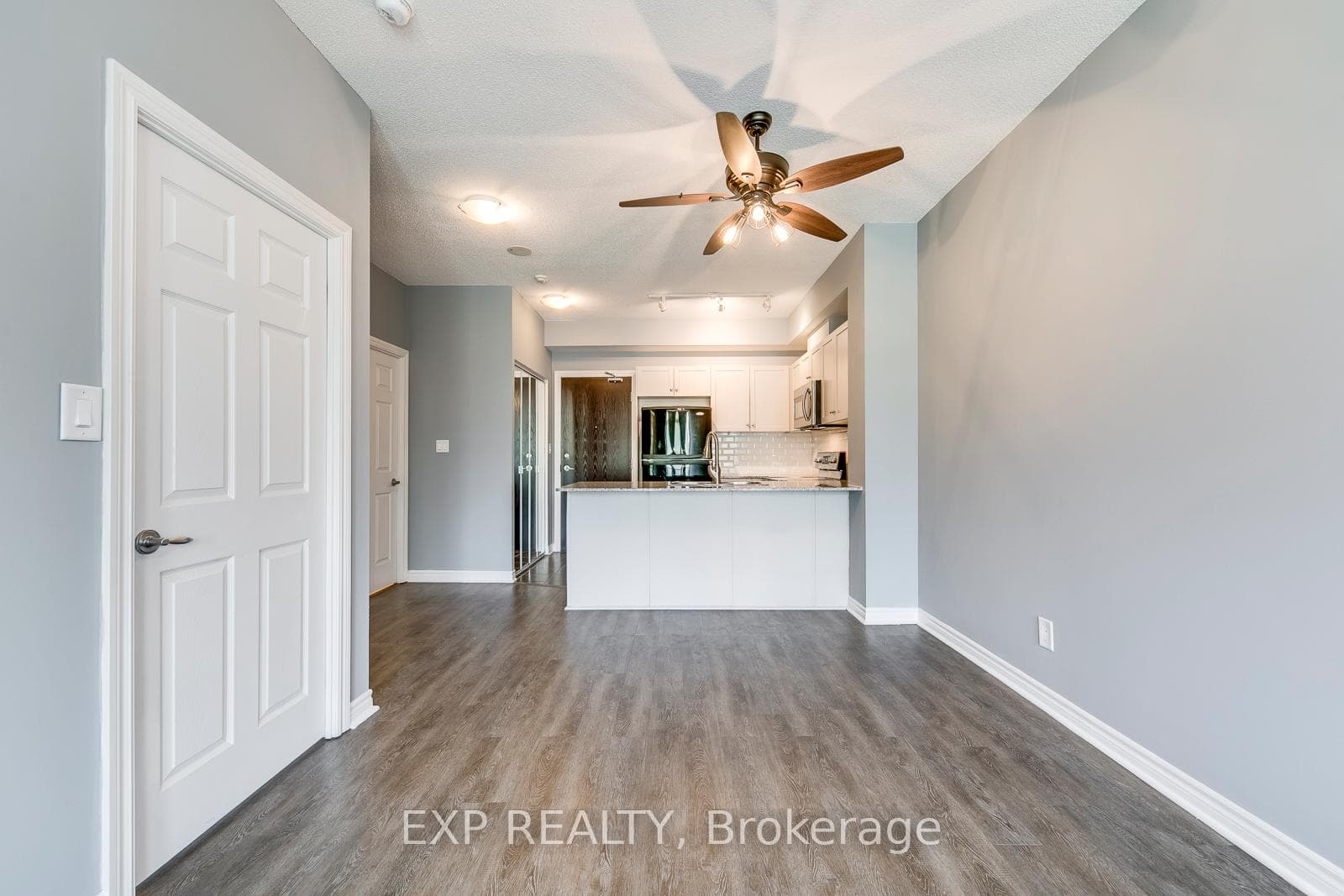3504 Hurontario Street Unit 206 photo 18