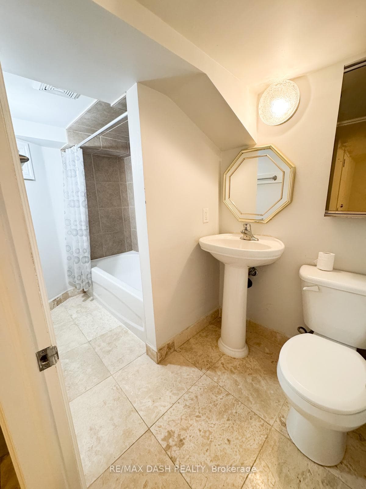 1529 Queen Street Unit Bsmt photo 6