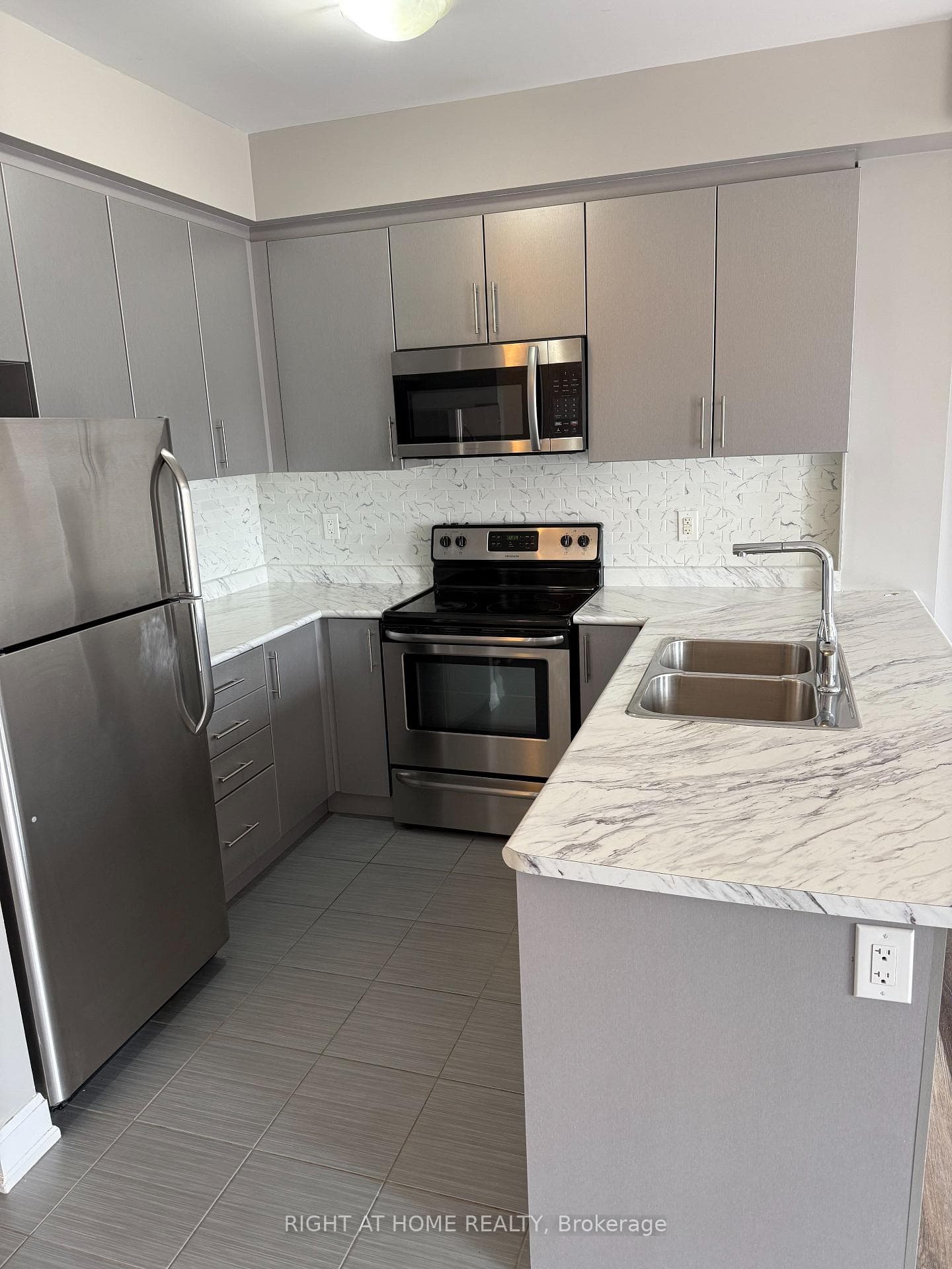 263 Georgian Drive Unit 301 photo 7