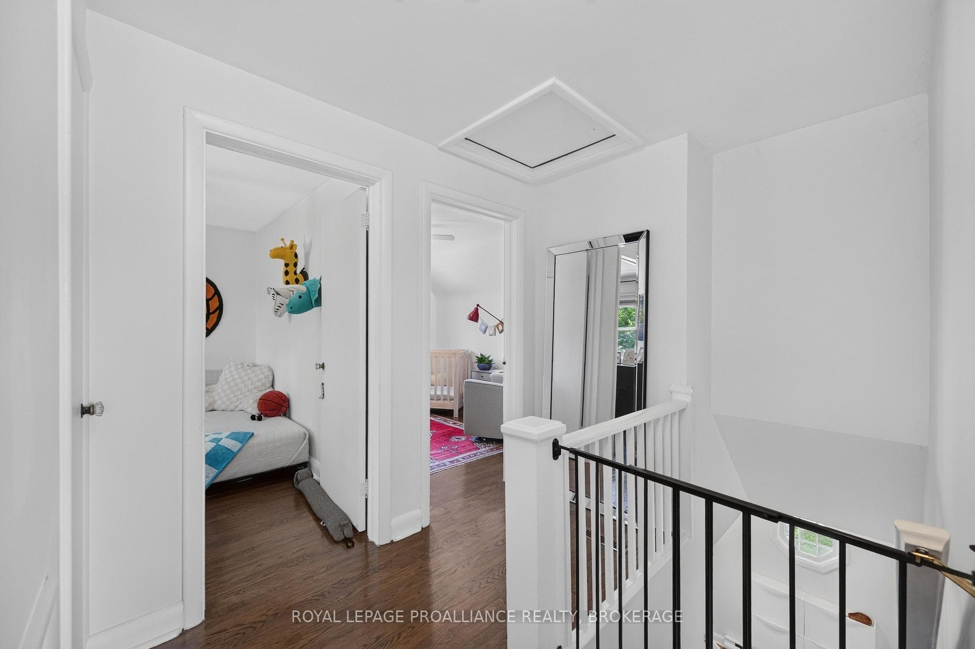 288 Yonge Street photo 13