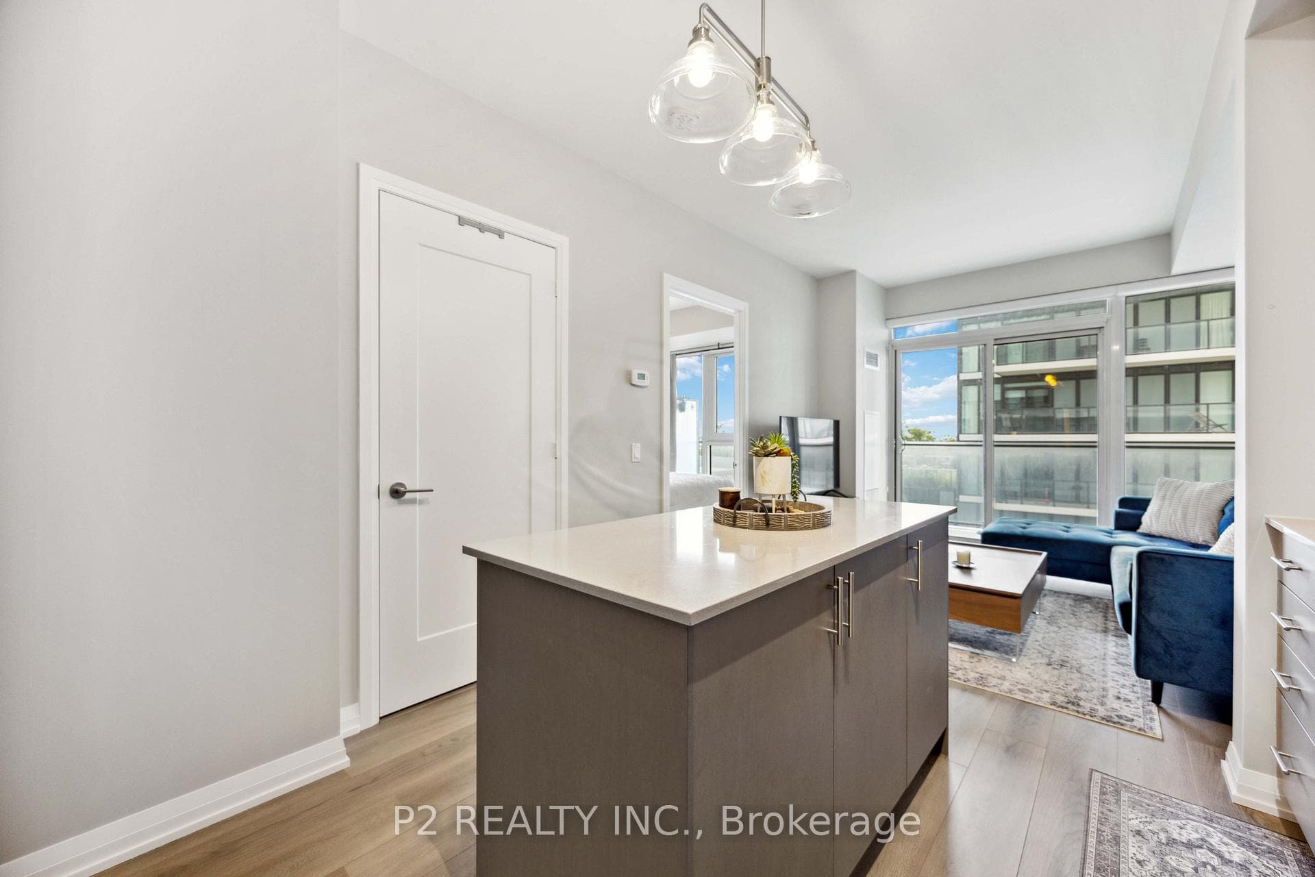 9000 Jane Street Unit 914 photo 12
