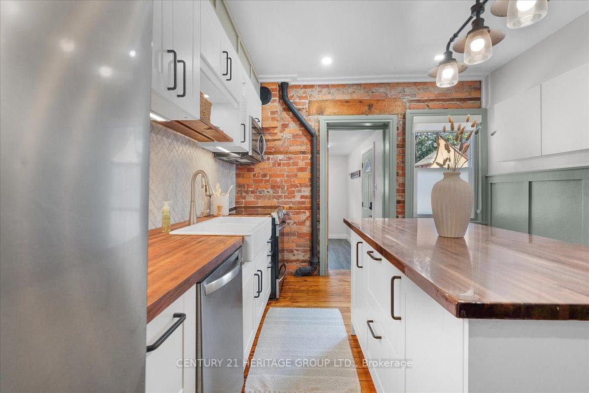 40 Emerald Street photo 12
