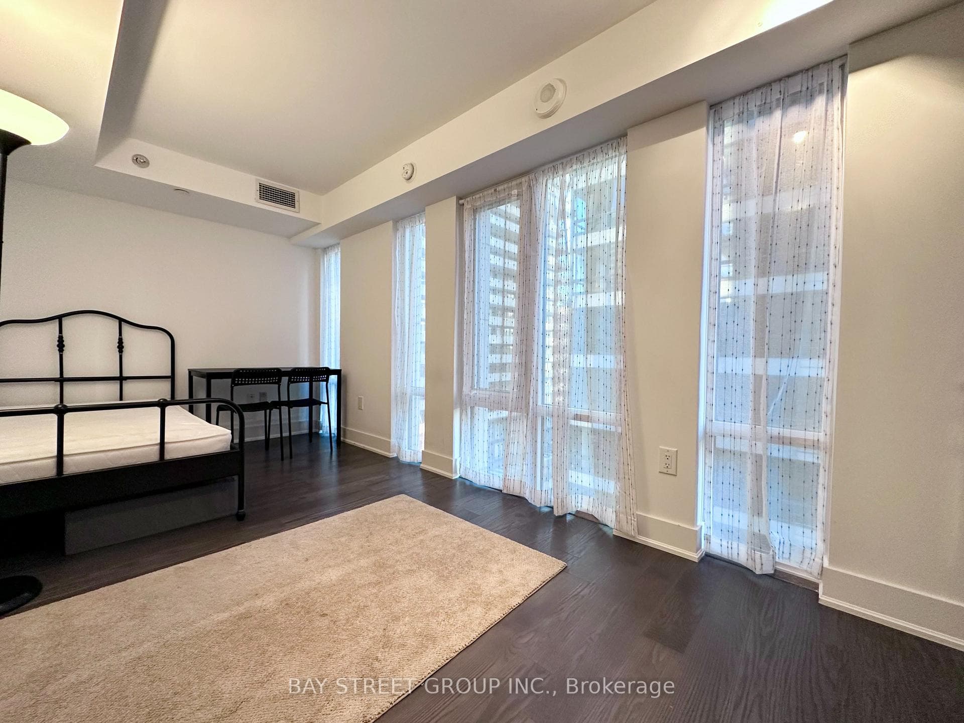 955 Bay Street Unit 821 photo 11