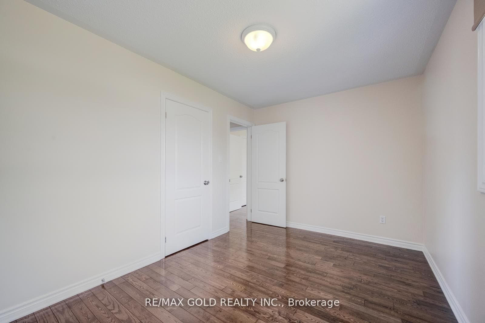6258 Atherly Crescent photo 26
