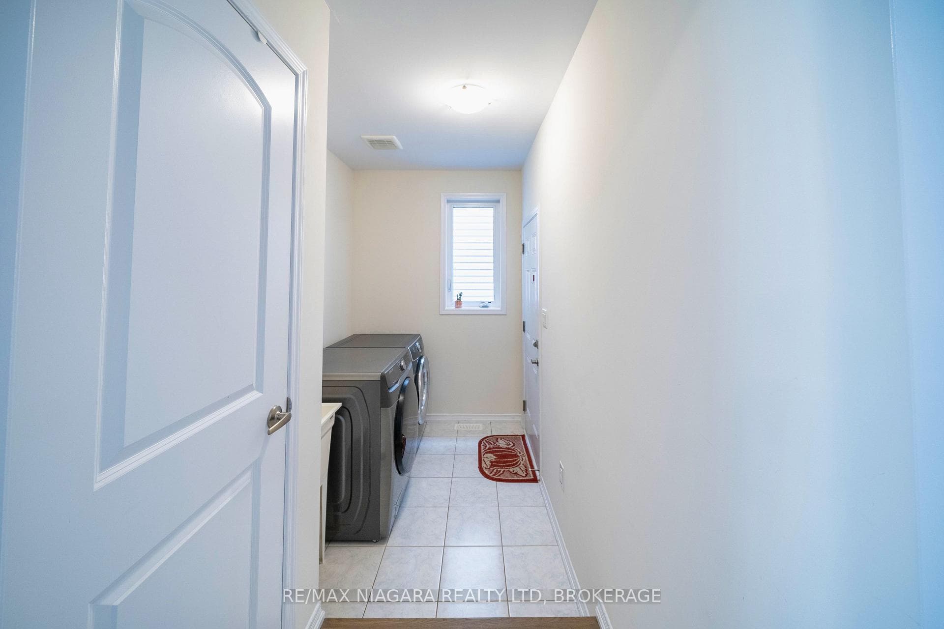 5 Steven Drive photo 9