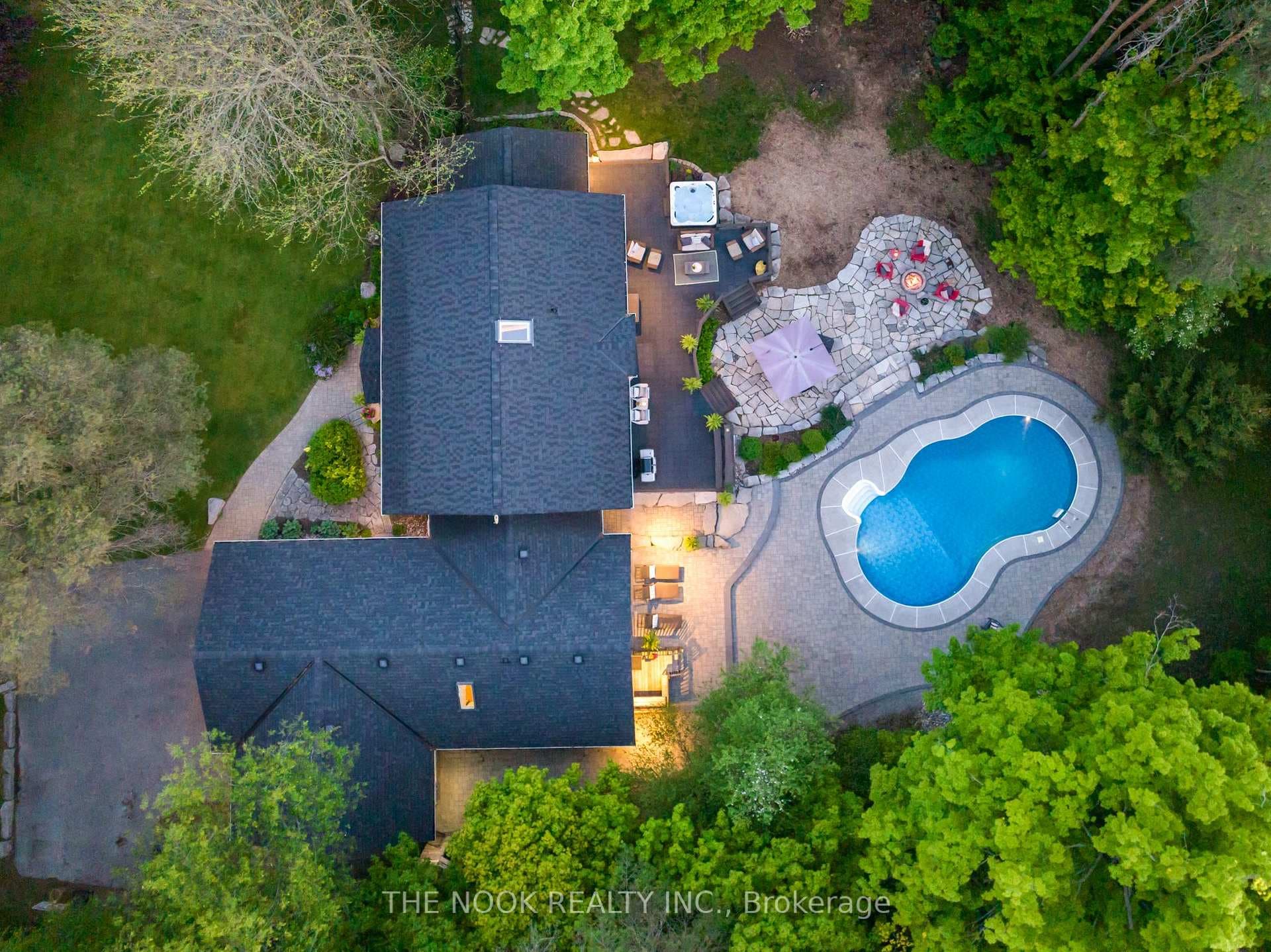 33 Castle Harbour Drive photo 34