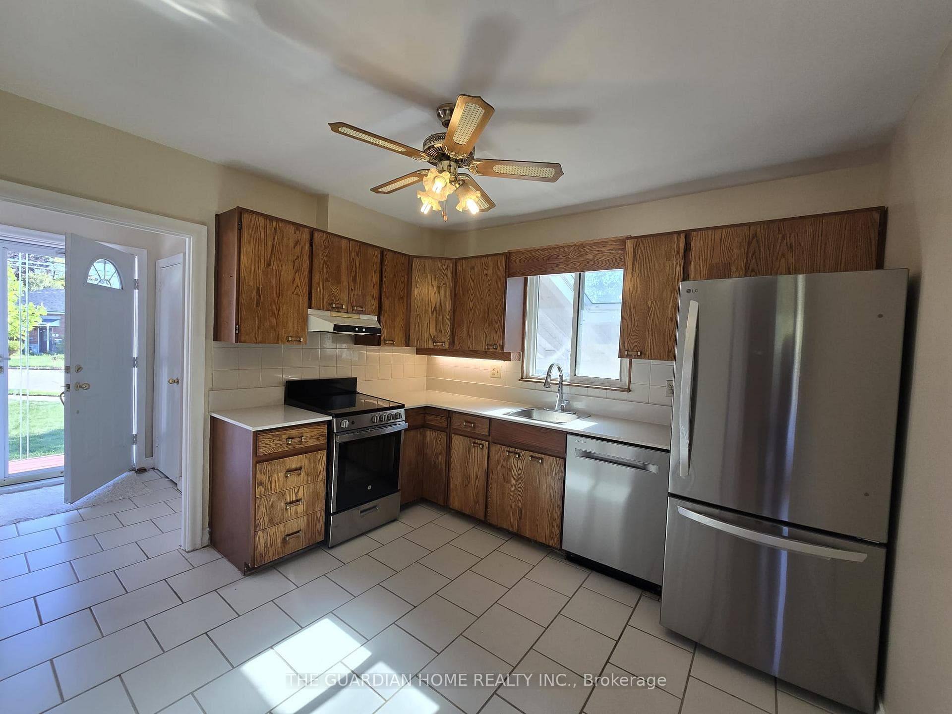 15 Princemere Crescent photo 4