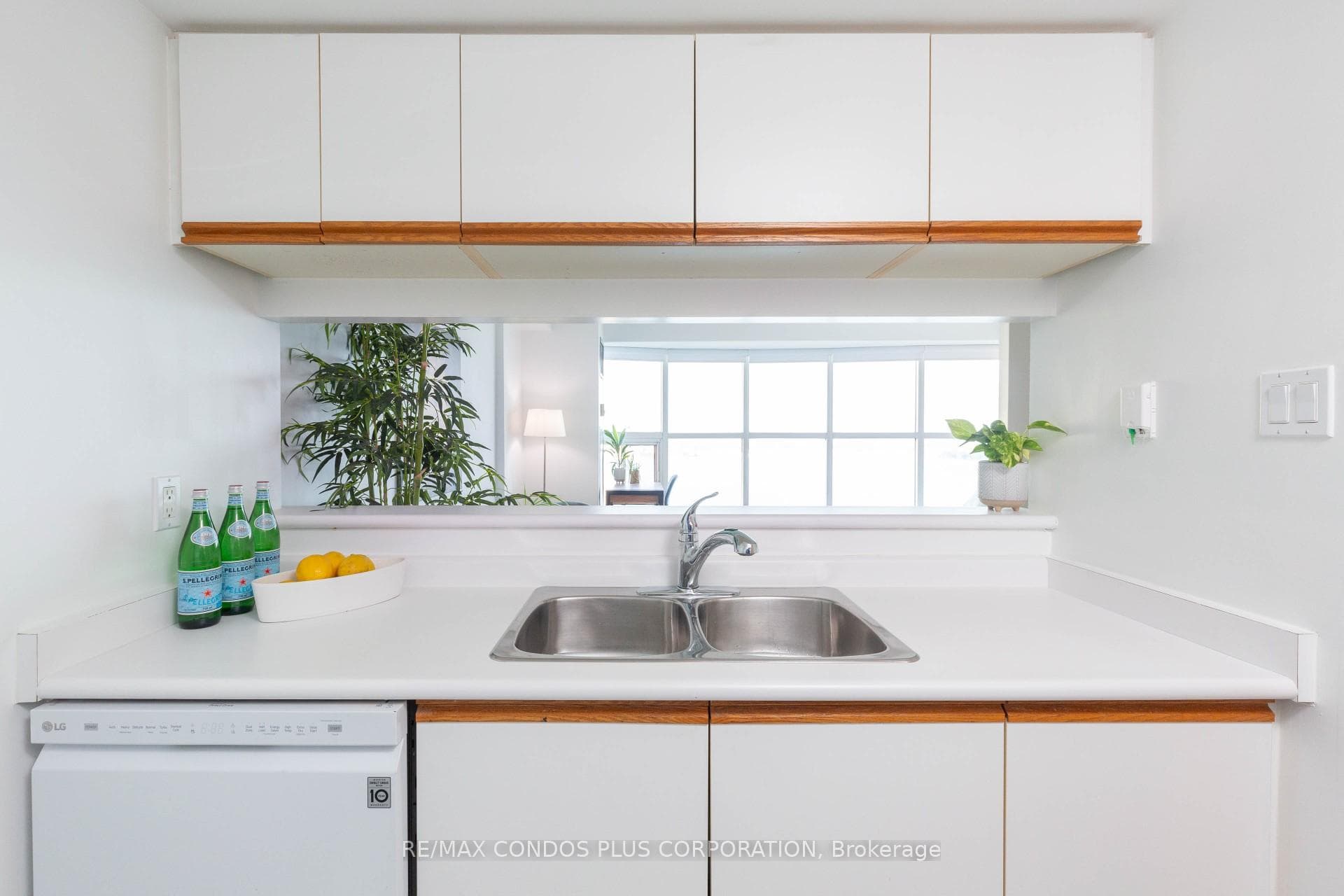 99 Harbour Square Unit 3105 photo 13