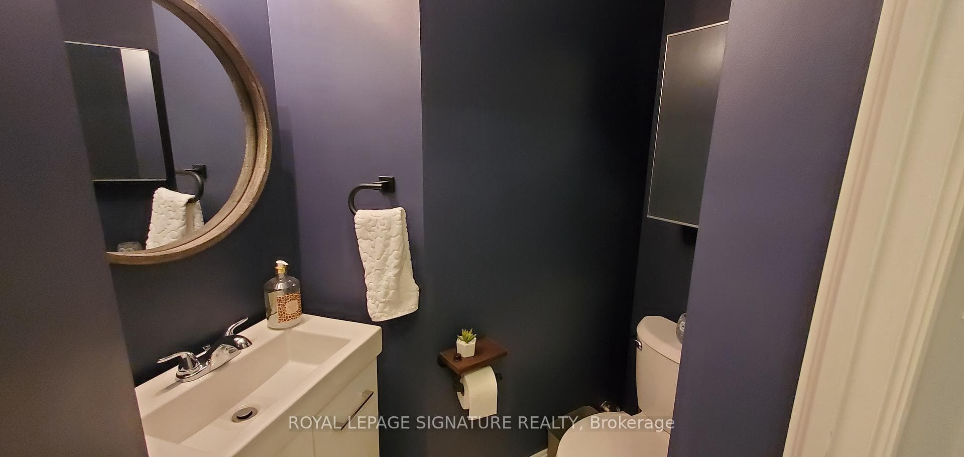 80 Absolute Avenue Unit 1105 photo 9
