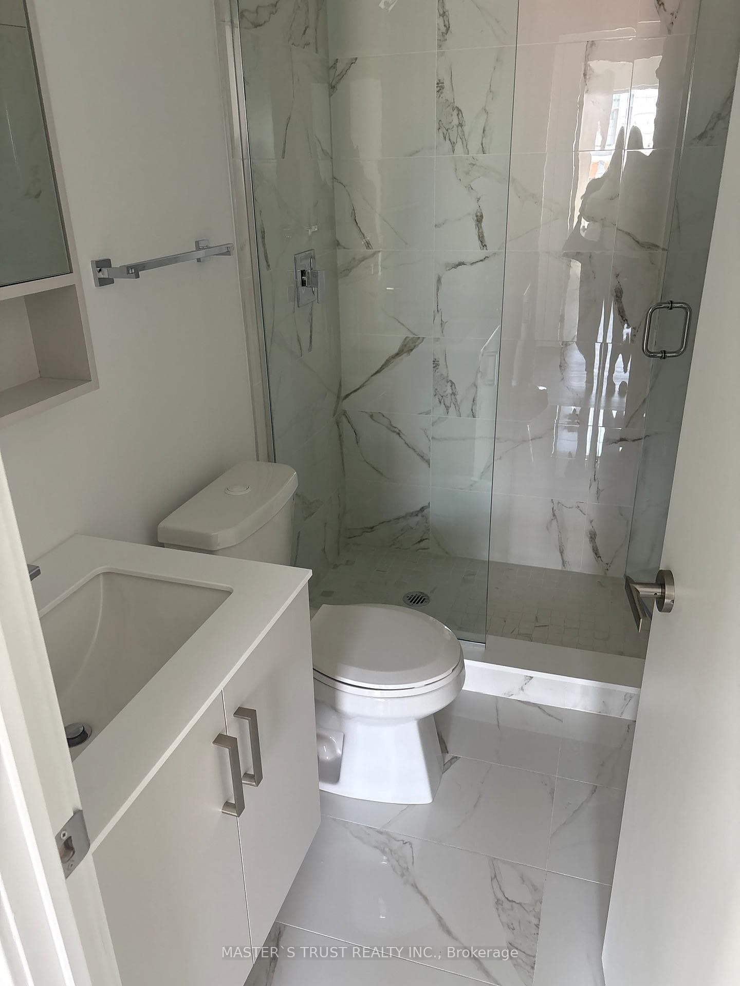 88 Queen Street Unit 1711 photo 18