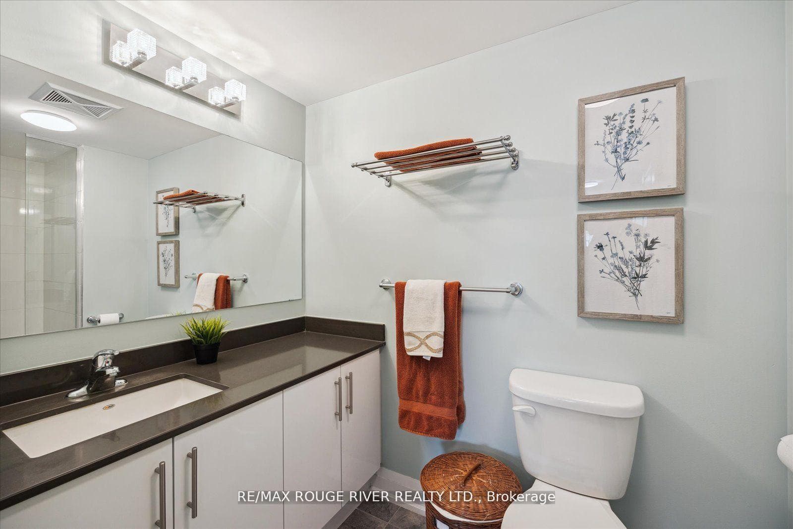481 Rupert Avenue Unit 211 photo 18