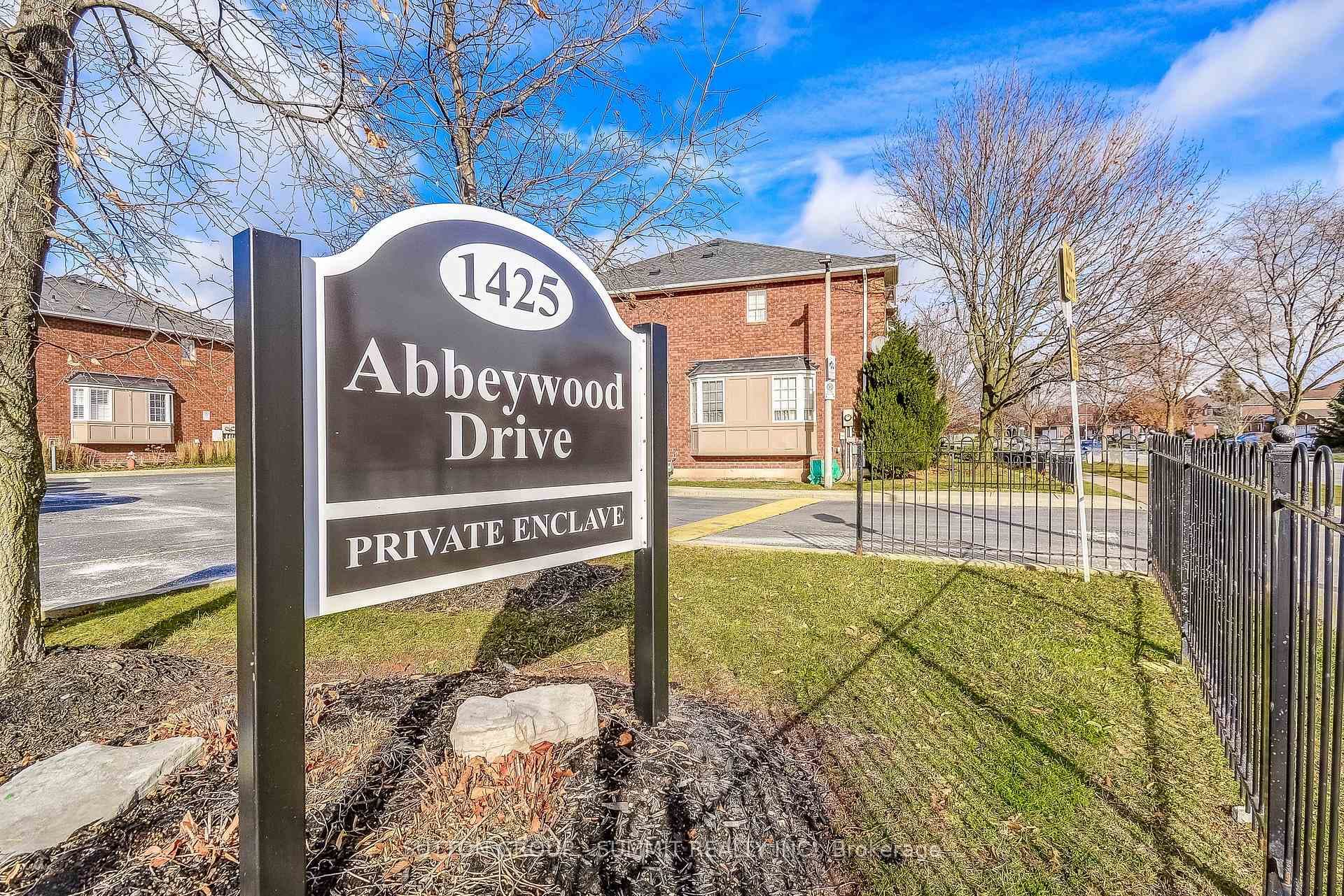 1425 Abbeywood Drive Unit 10 photo 44
