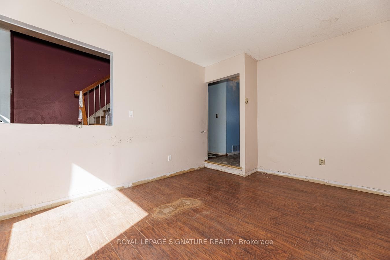 1796 Foleyet Crescent photo 6