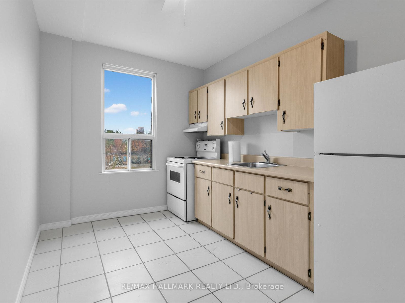 276 Grace Street photo 14