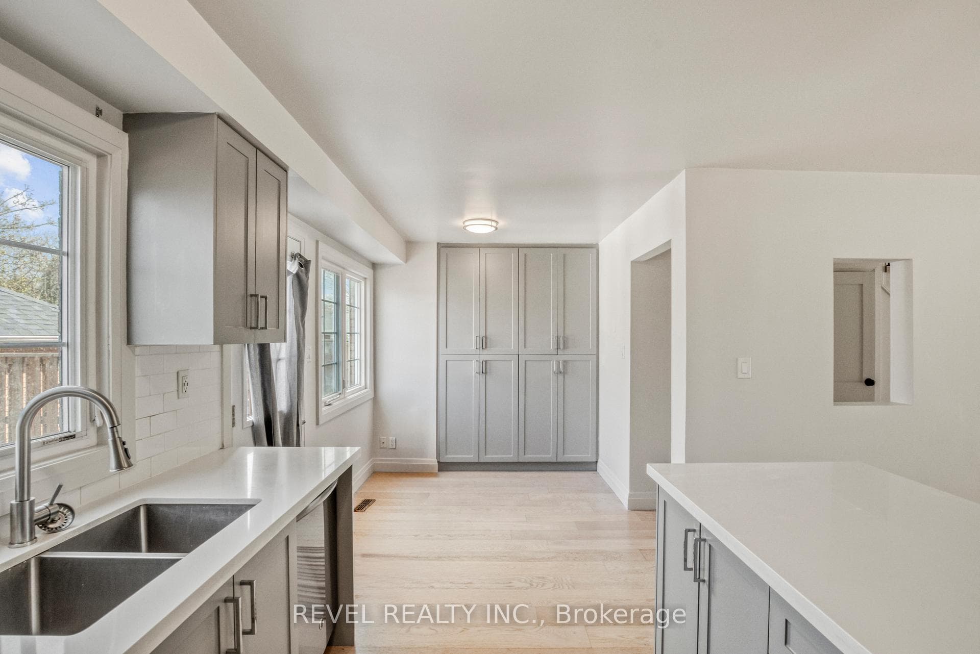 10 Bassett Boulevard Unit 81 photo 5