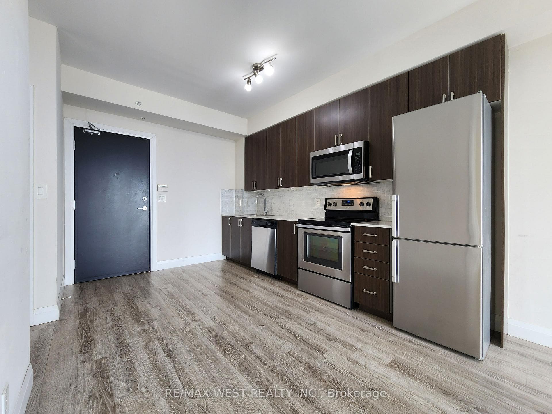 22 East Haven Drive Unit PH13 photo 3