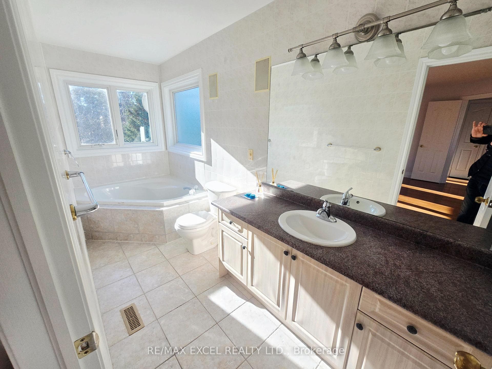133 Humberland Drive Unit Upper Level photo 16