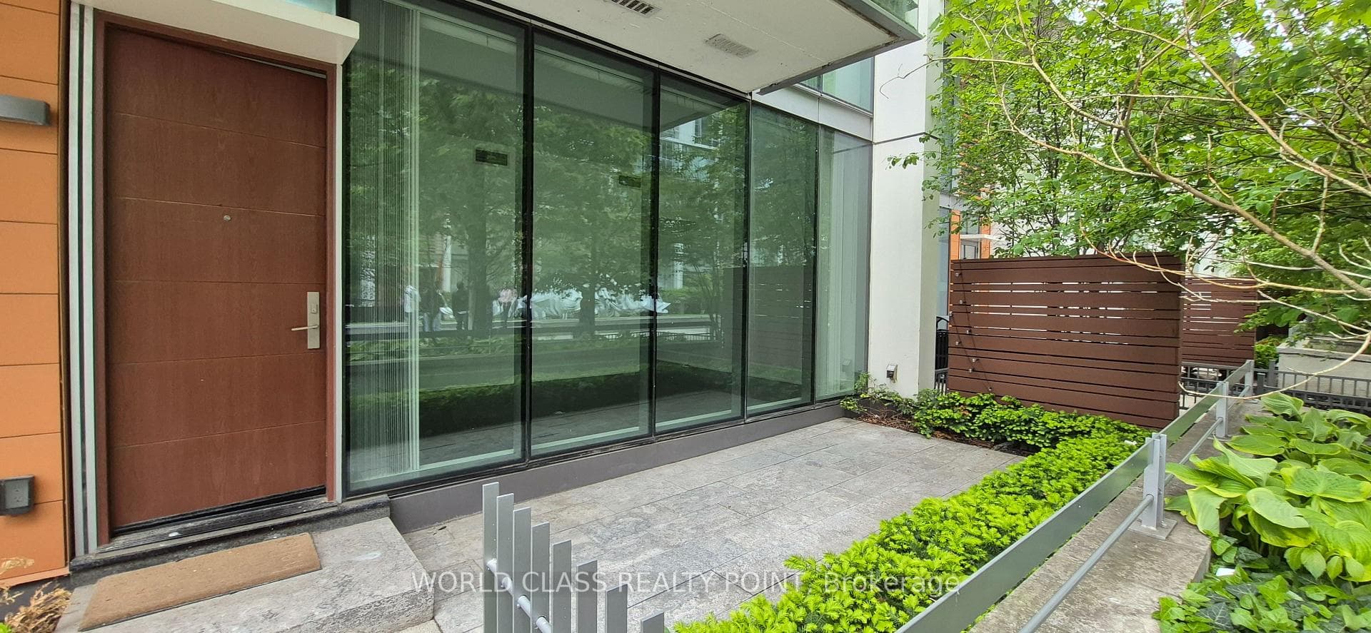 39 Queens Quay Unit 102 photo 1