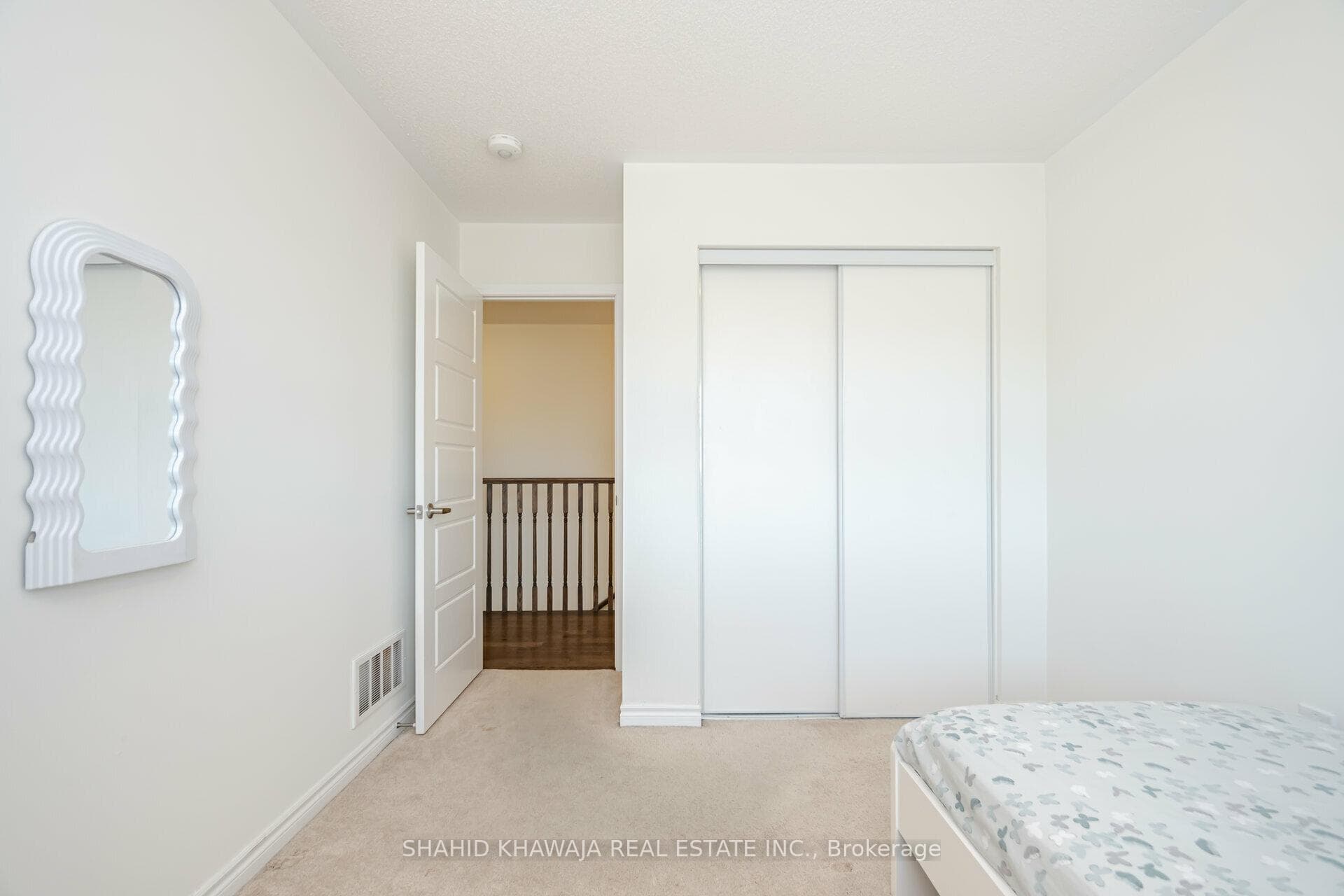 1300 Basswood Crescent photo 25