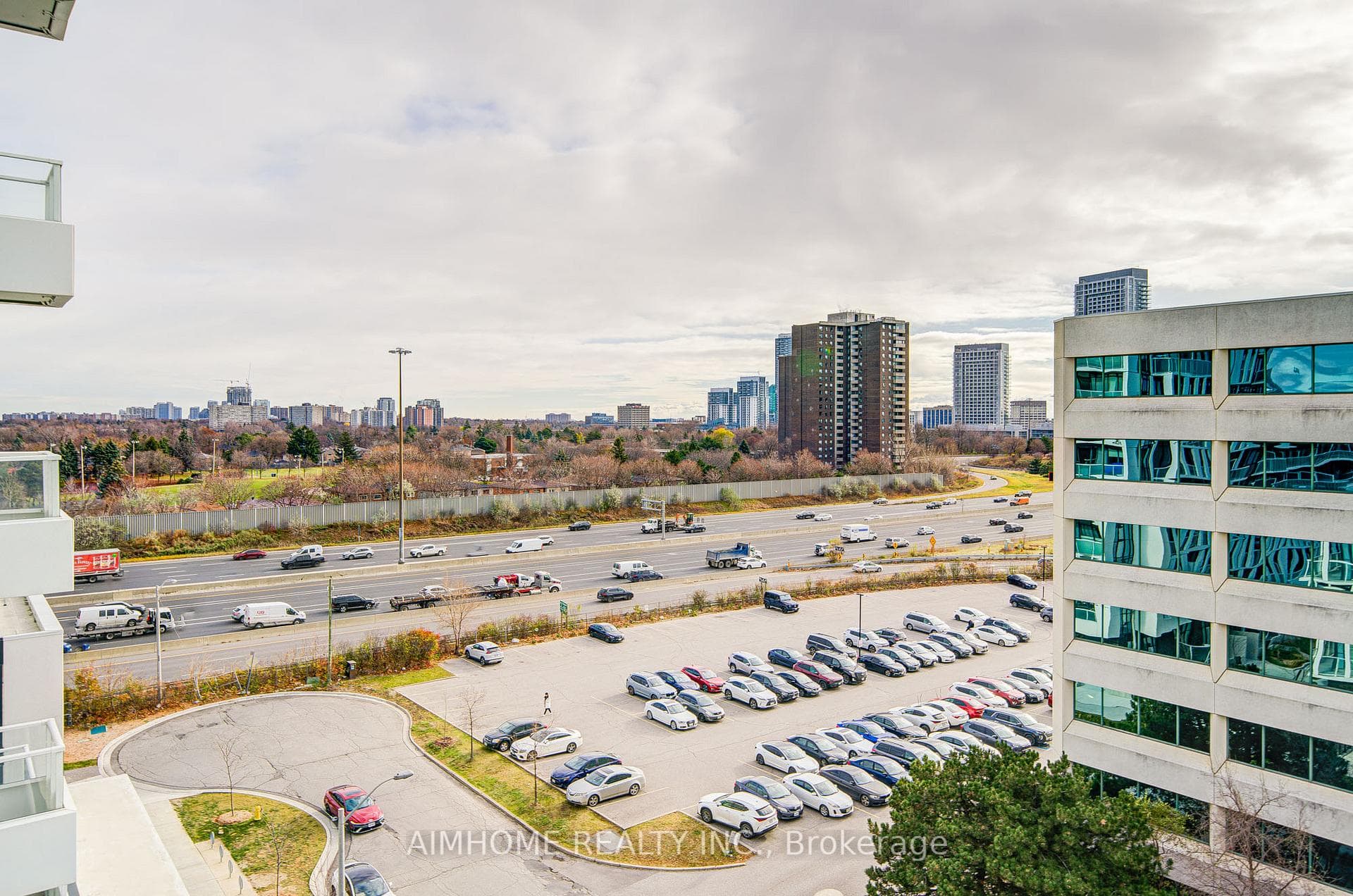 180 Fairview Mall Drive Unit 813 photo 28