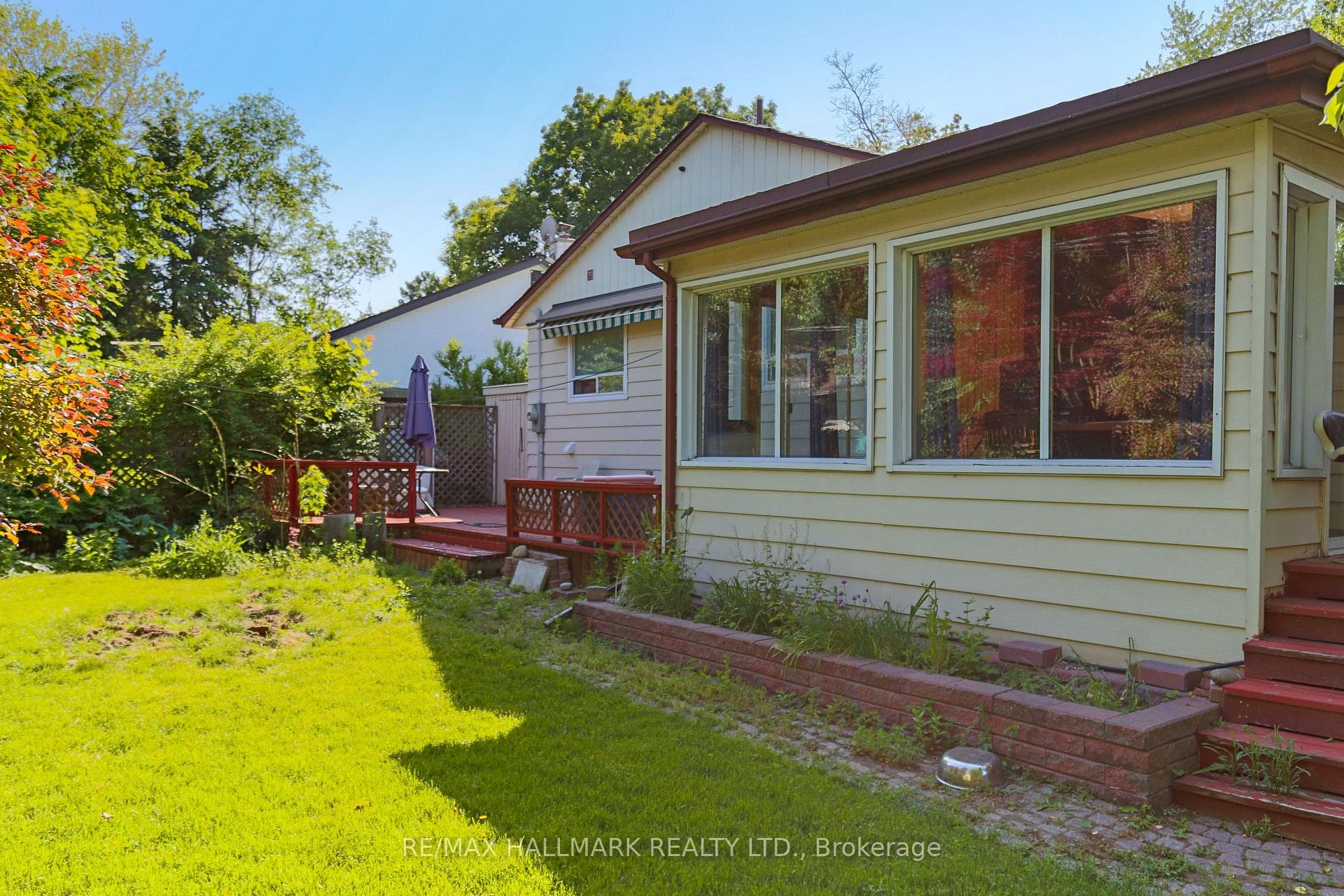 80 Berkinshaw Crescent photo 29