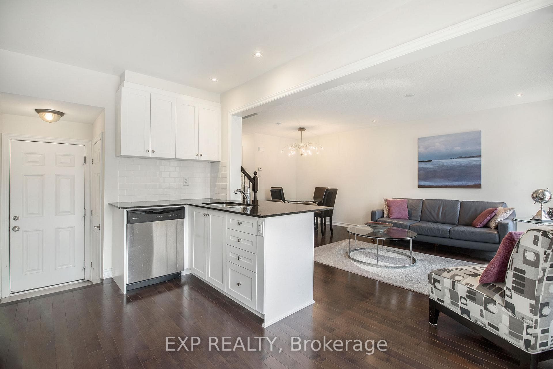 141 Maestro Avenue photo 10