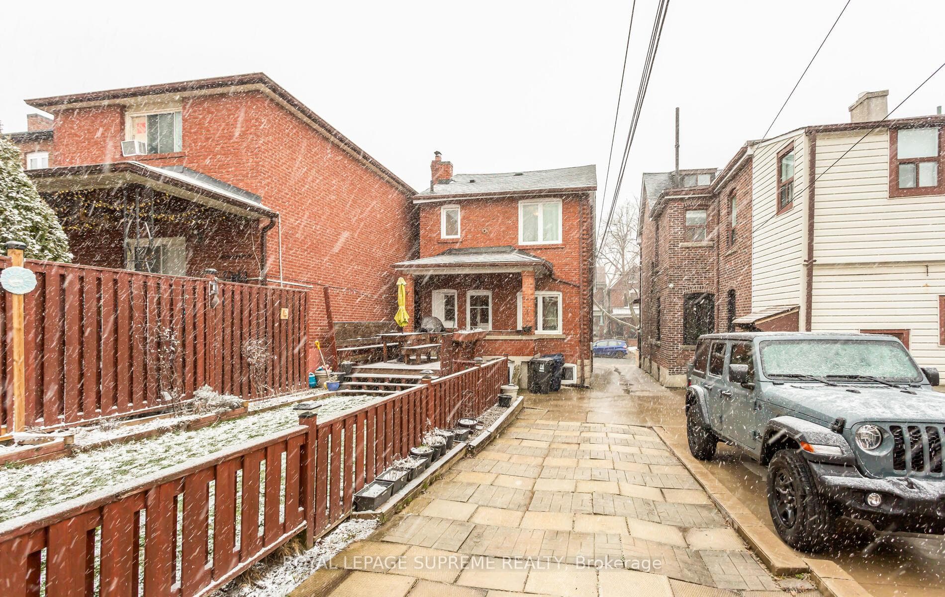 100 Mackay Avenue photo 40