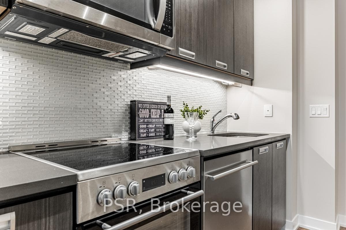 99 John Street Unit 2105 photo 7