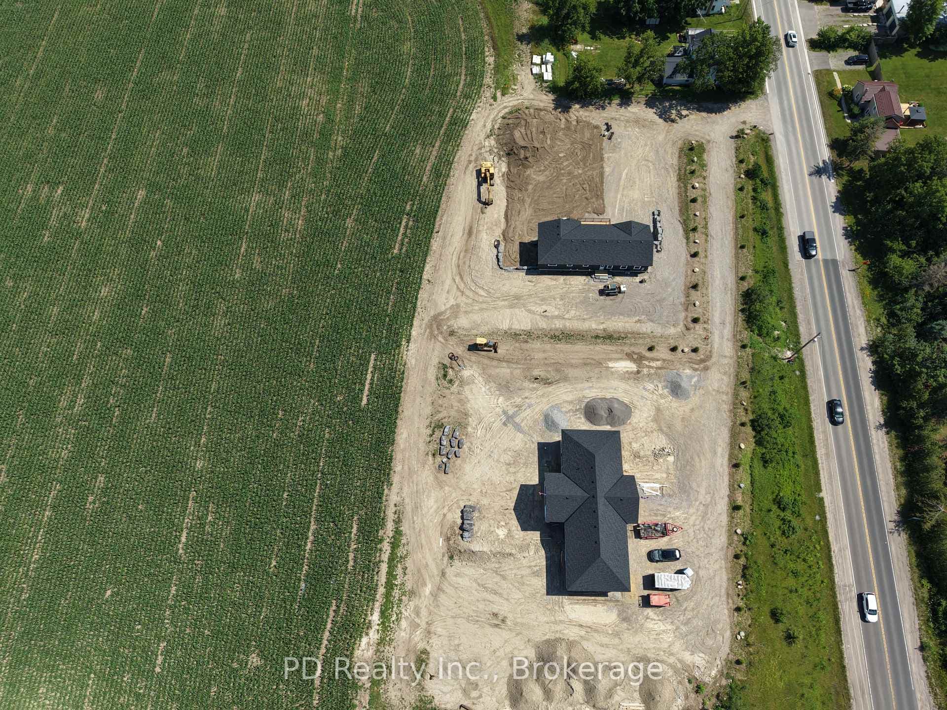 2469 Queen Mary Street photo 16