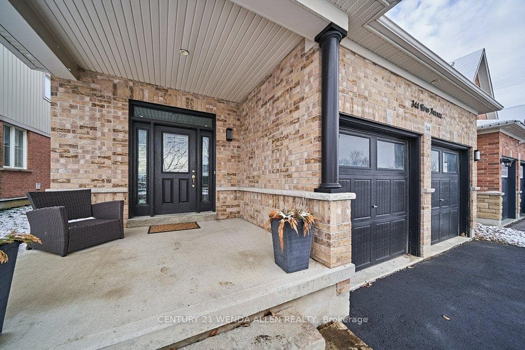 344 Bons Avenue photo 33