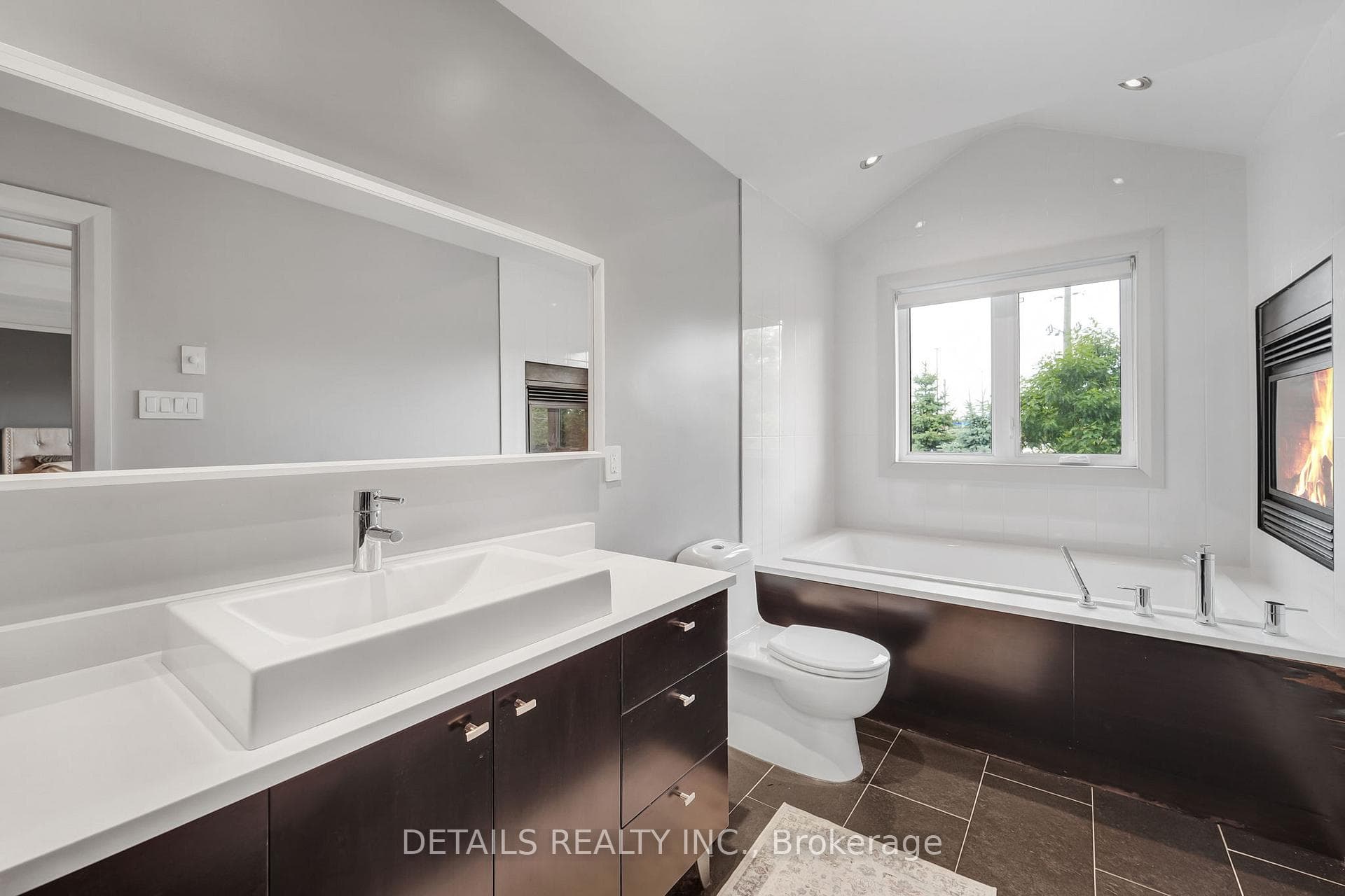 71 Eleanor Drive photo 34