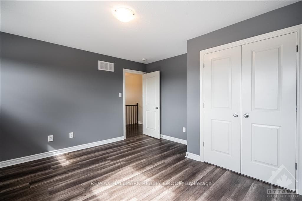 669 PARADE Drive photo 29