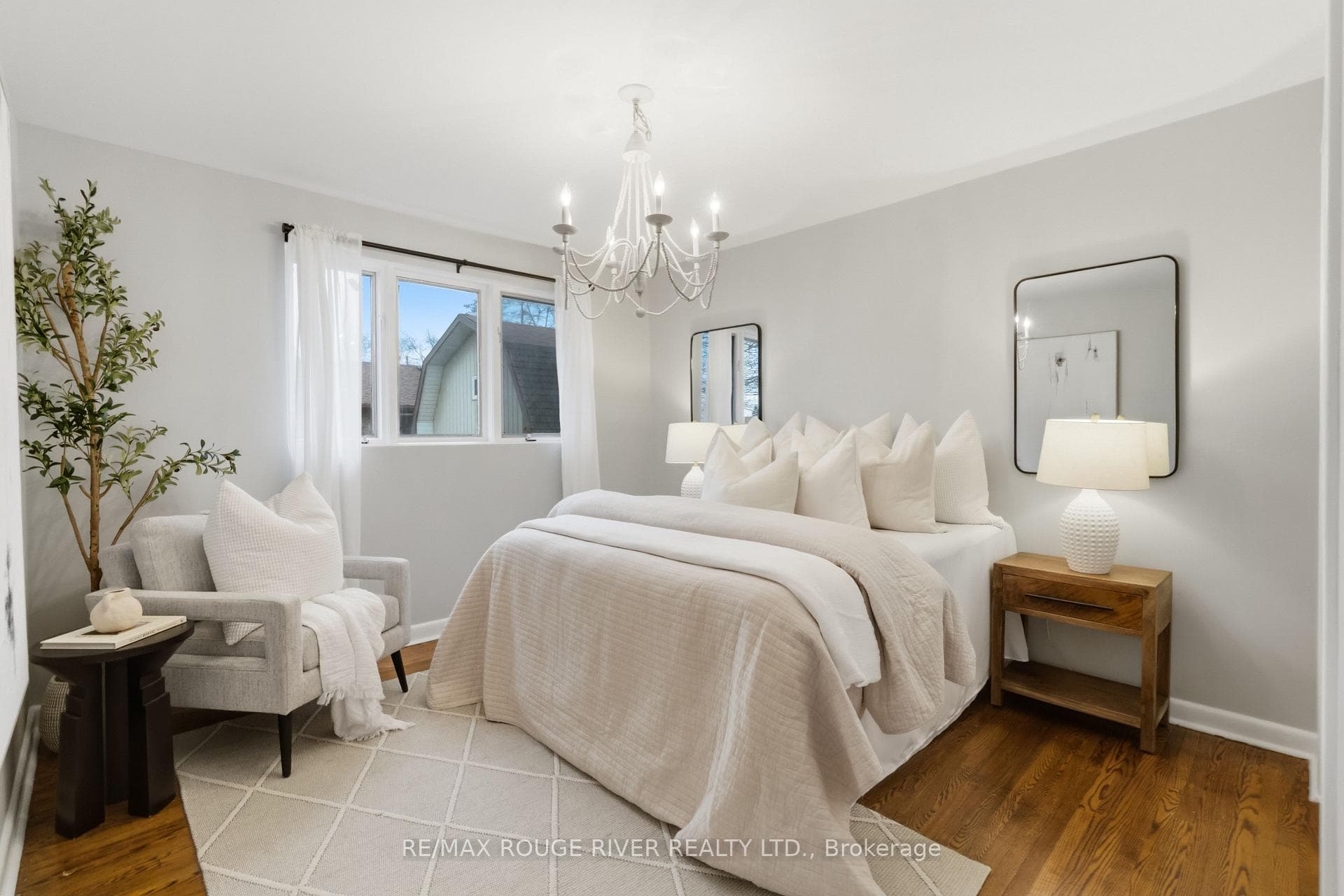 557 Shakespeare Avenue photo 8