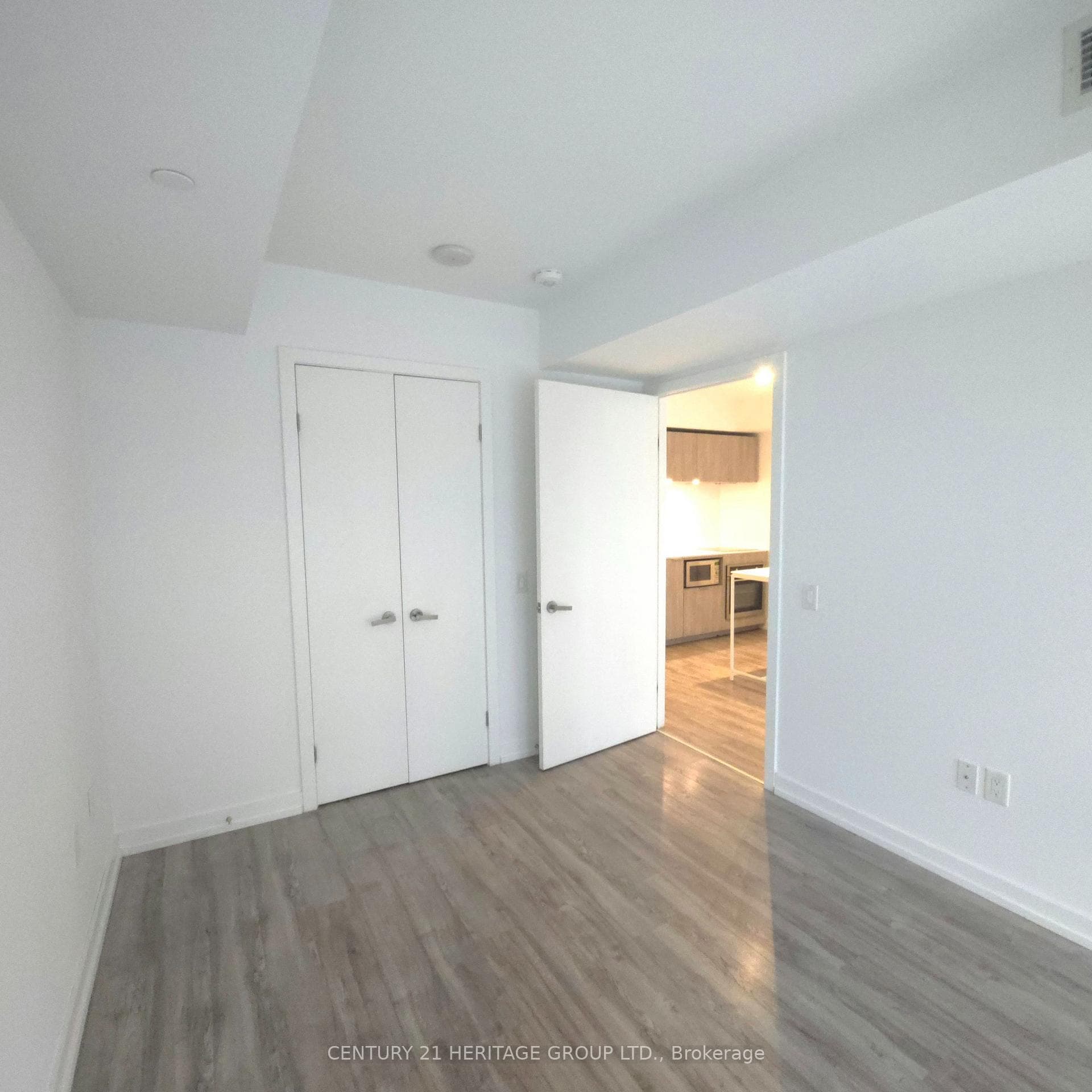 77 Shuter Street Unit 603 photo 12