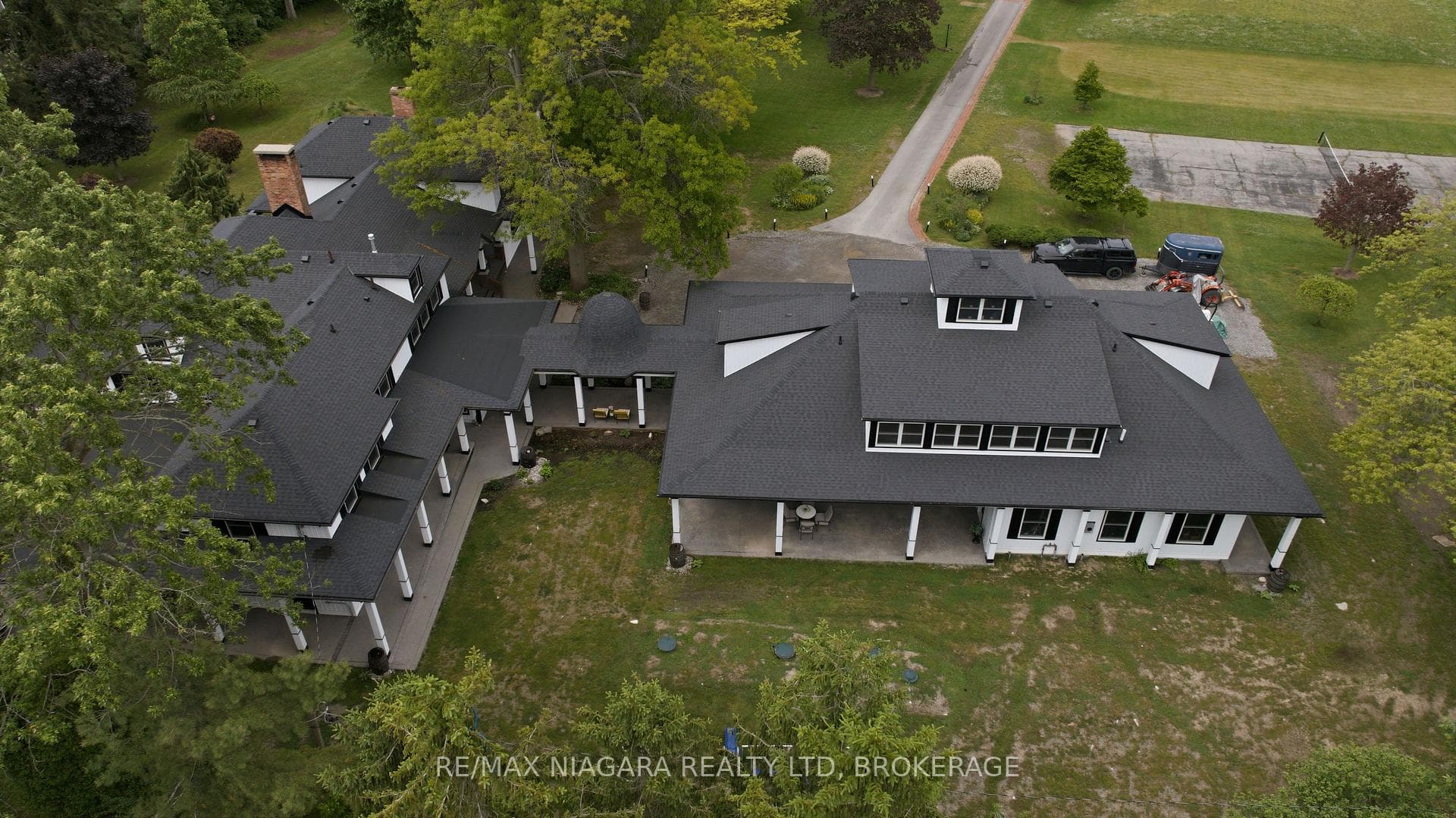 214 Windmill Point Road photo 4