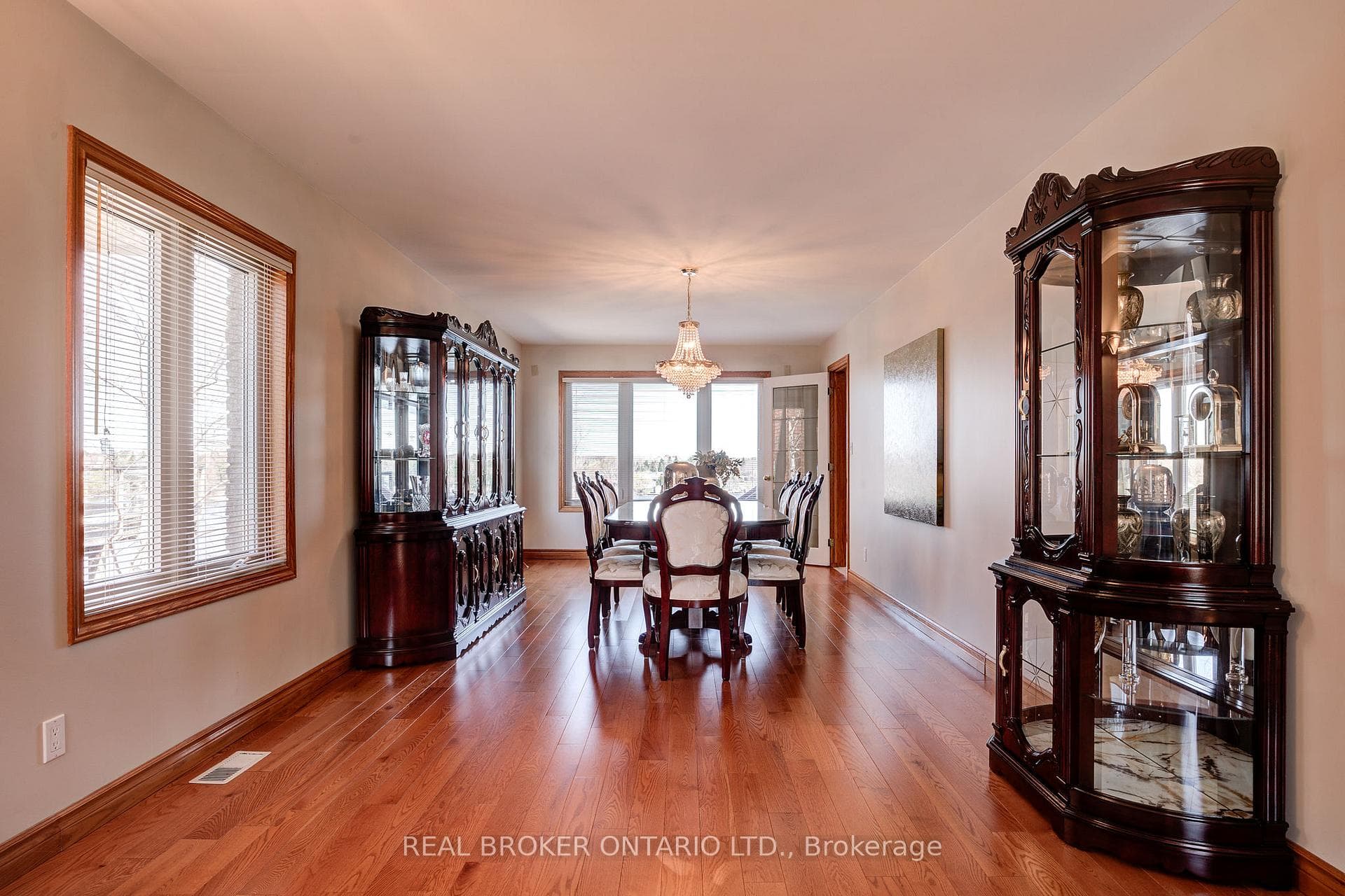 324 Maki Avenue photo 9