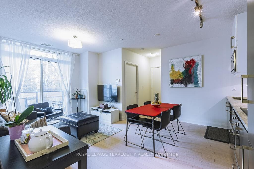 21 Clairtrell Road Unit 326 photo 10