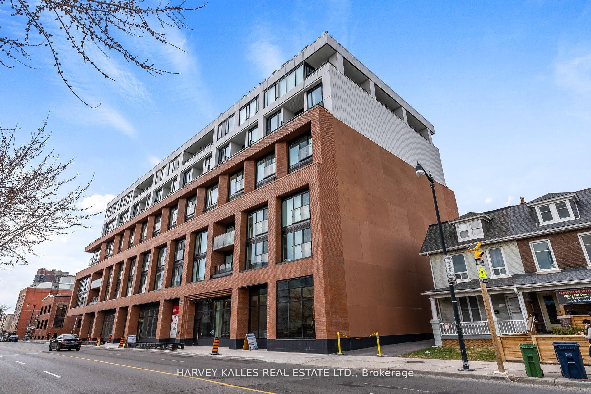 2720 Dundas Street Unit 308 photo 38