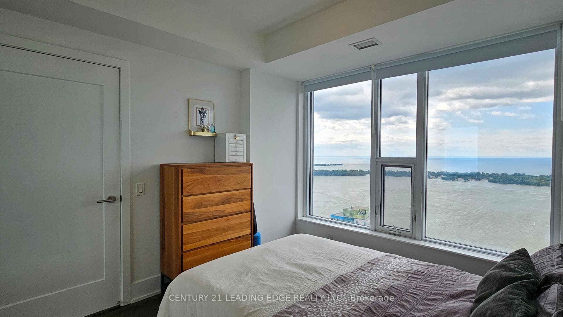 10 YORK Street Unit 5407 photo 12