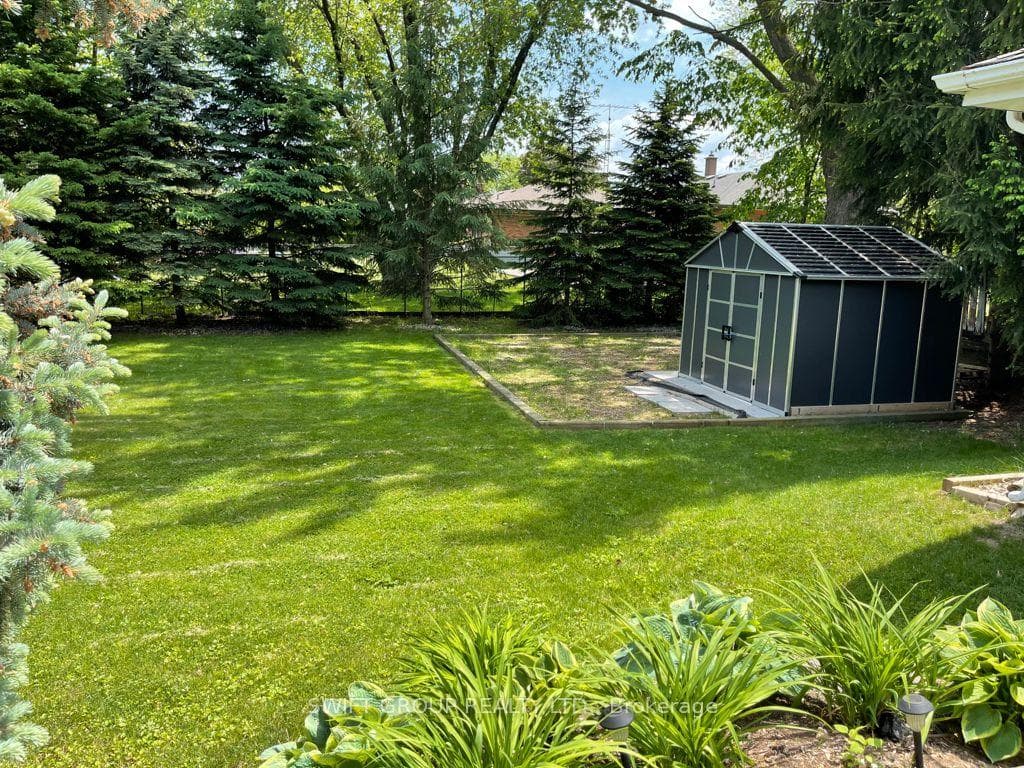 389 Sandhurst Drive photo 24