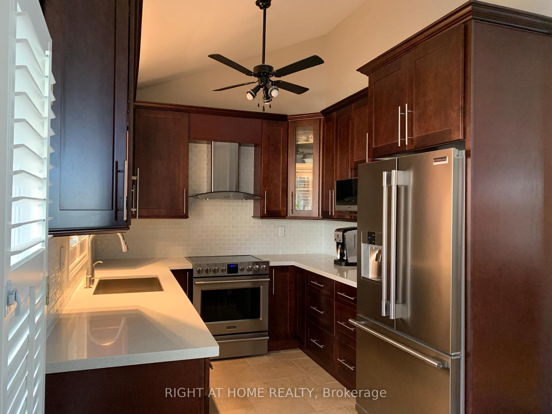 27 Thicketwood Boulevard photo 3