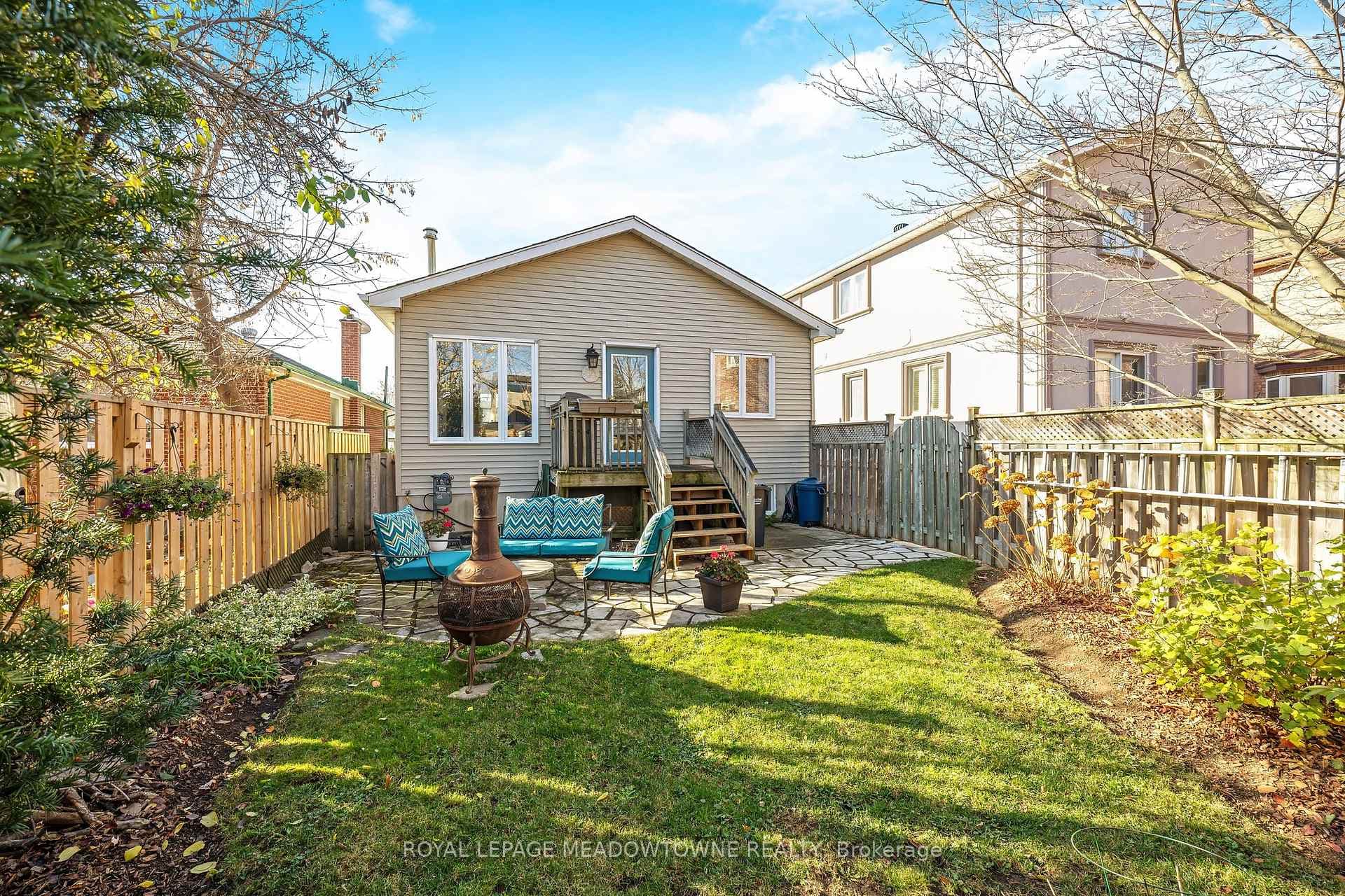 1043 Cawthra Road photo 33