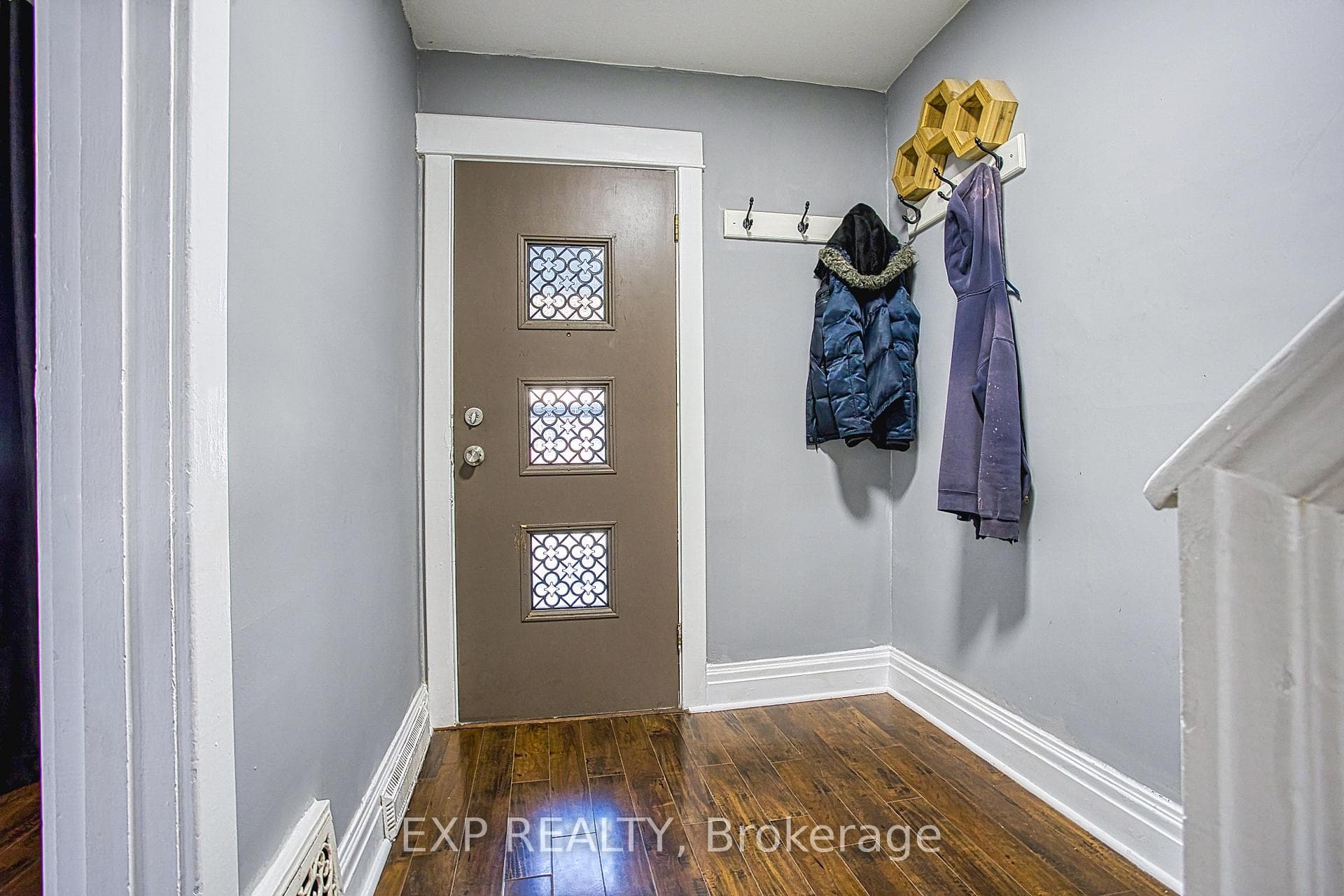 118 Garside Avenue photo 7