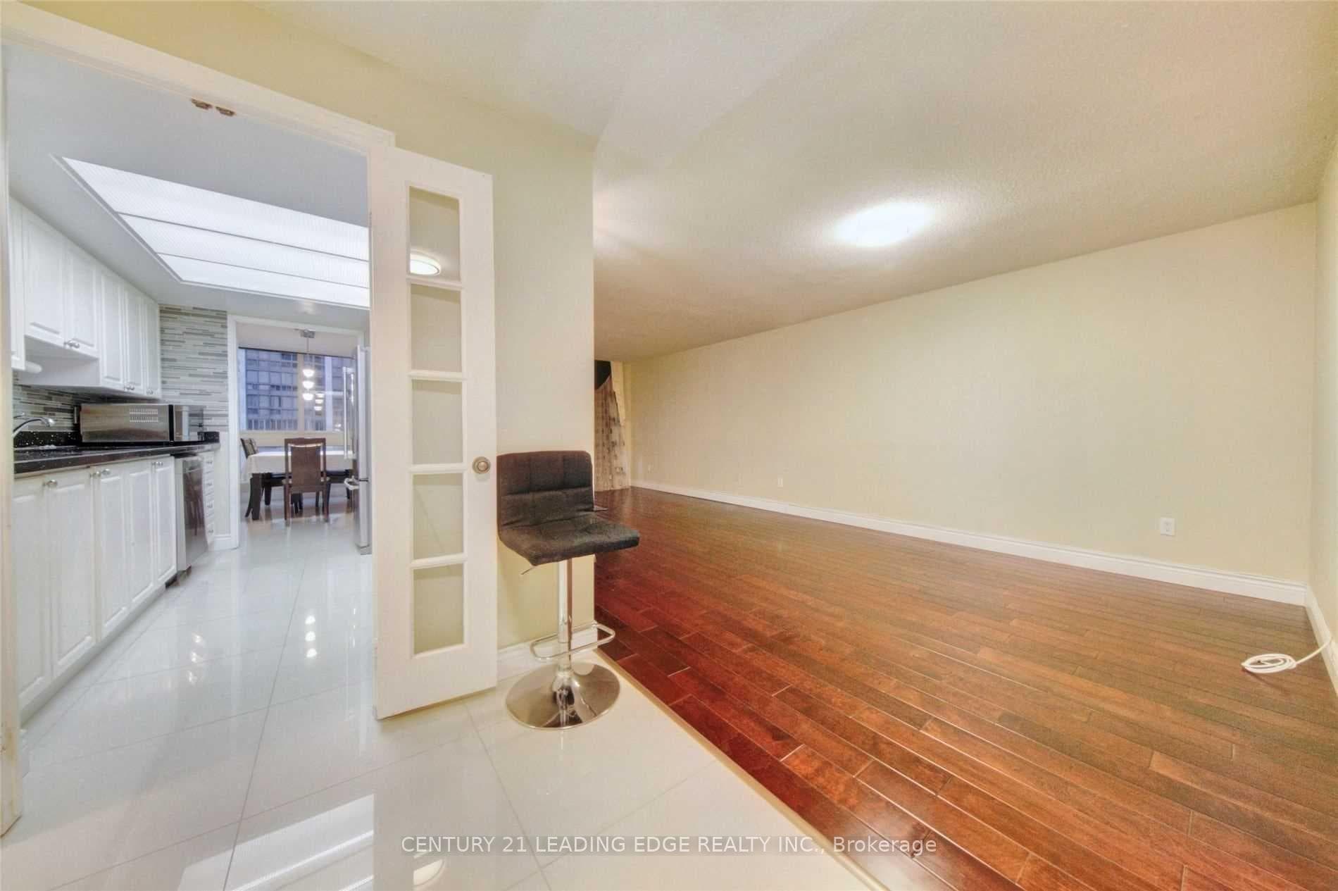 5 Kenneth Avenue Unit 705 photo 29