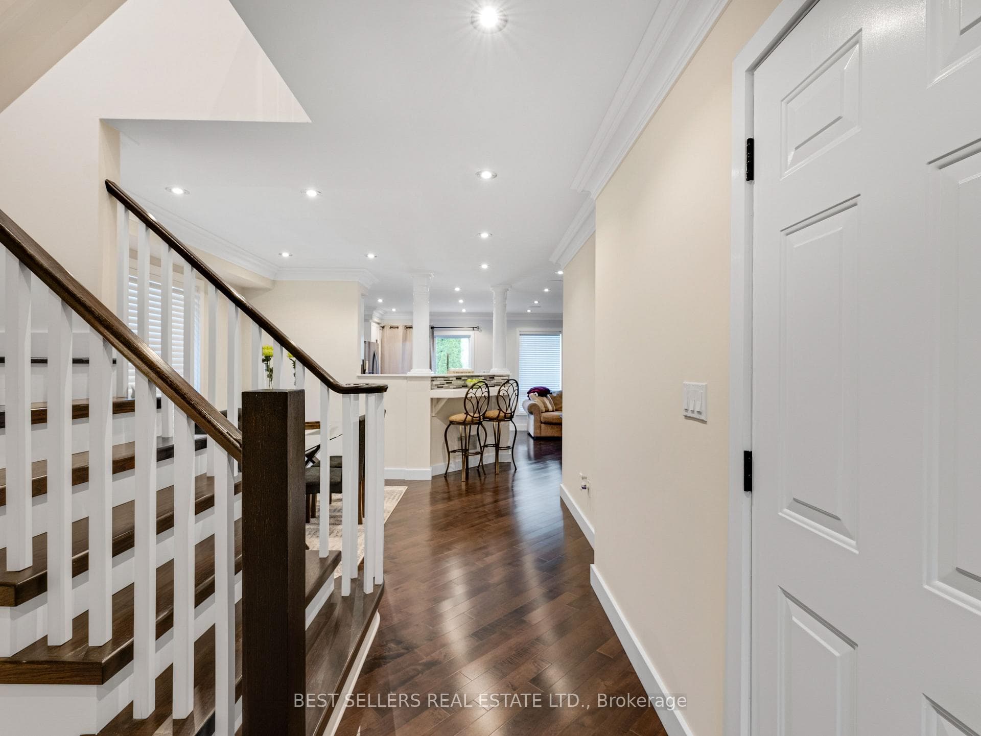 643 Porter Way photo 5