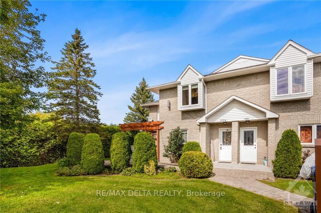 304 CECILE Boulevard photo 2