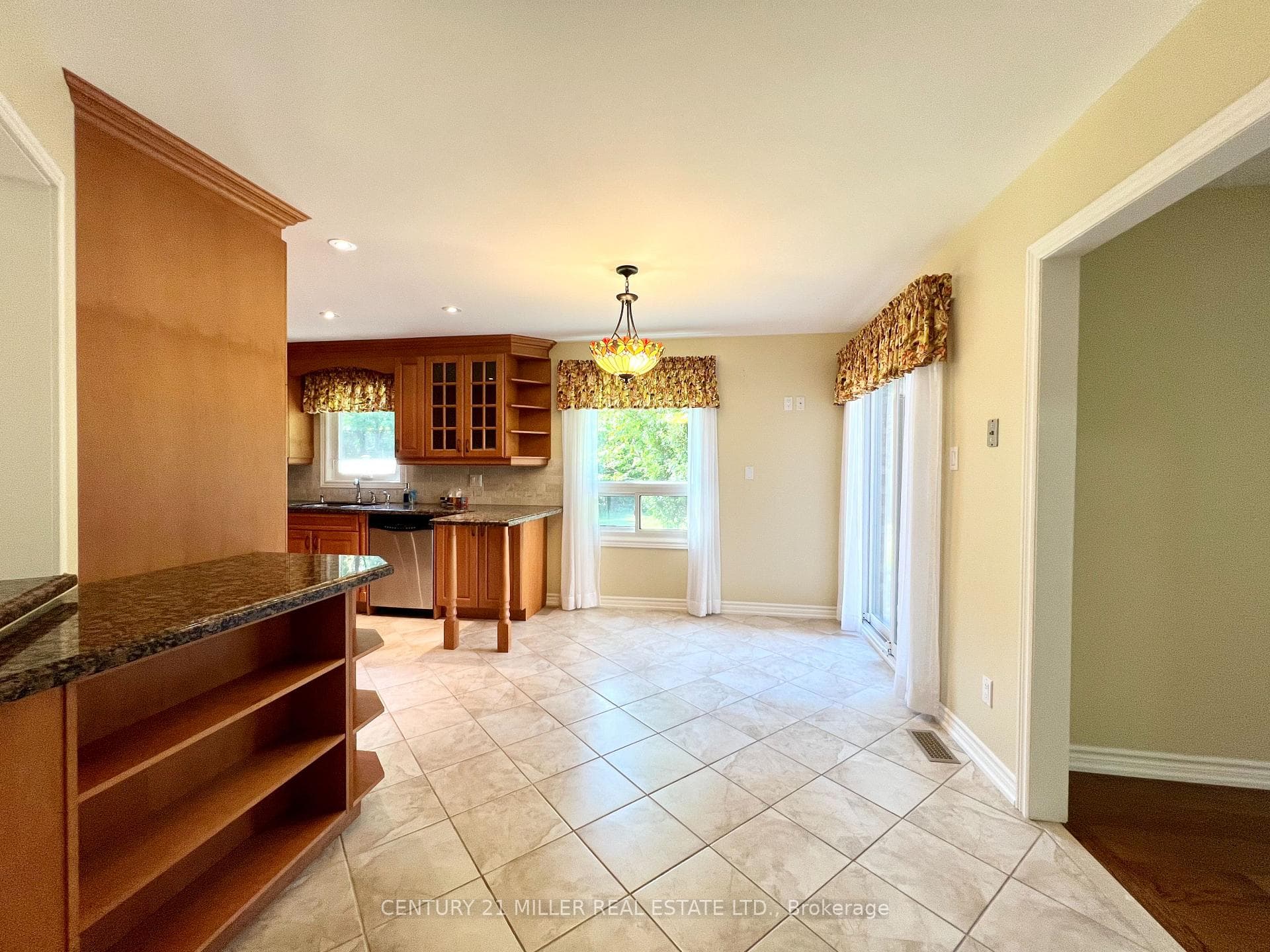 1359 Fieldcrest Lane photo 7