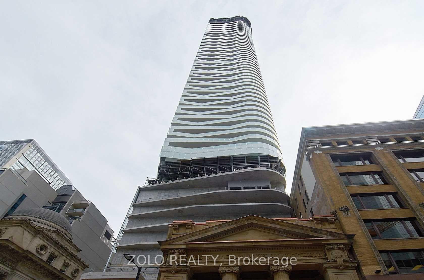 197 Yonge Street Unit 5202 photo 1