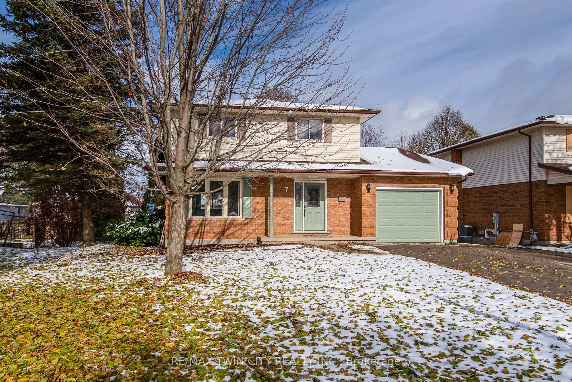 7 Campbell Place photo 2