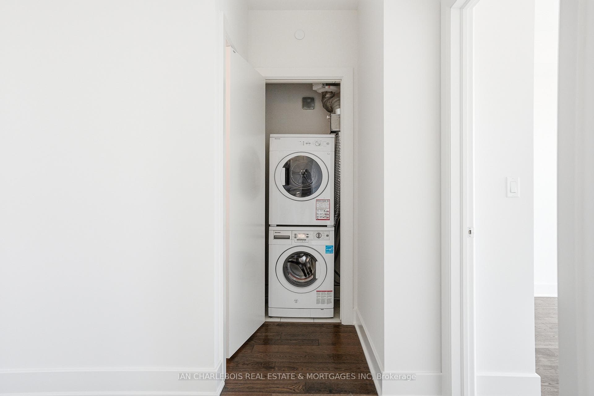 255 Bay Street Unit 1701 photo 23